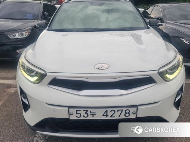 Kia Stonic 2018 Белый из Кореи