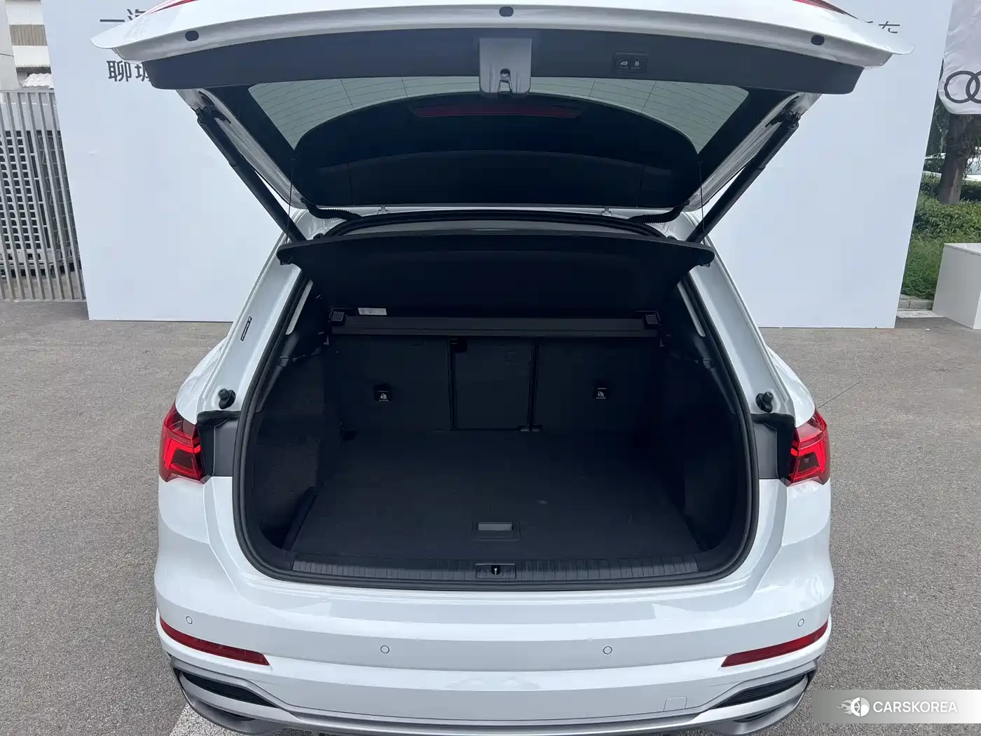 Audi Q3 2023 Белый из Китая