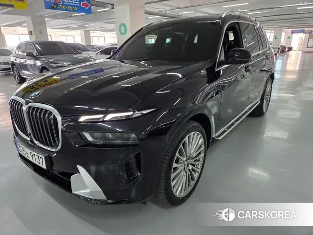 BMW X7 (G07) 2023 Черный из Кореи