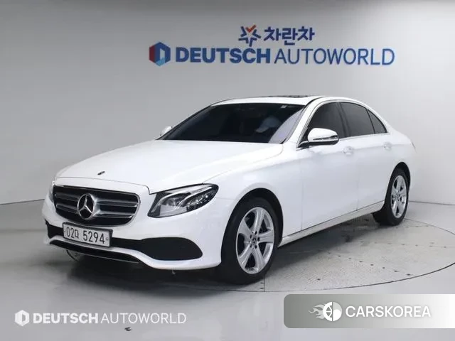 Mercedes-Benz E-Class W213 2018 Белый из Кореи