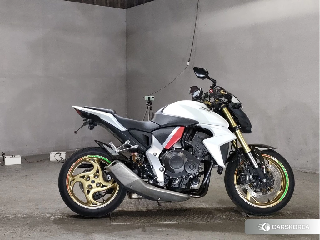 Проданный Honda CB1000R 2013 из Японии