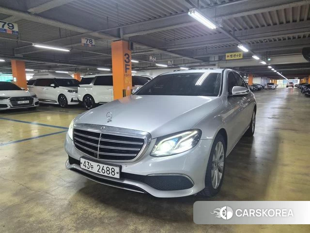 Mercedes-Benz E-Class W213 2018 Серебряный из Кореи
