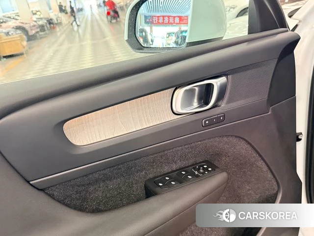 Volvo XC40 2024 Белый из Китая