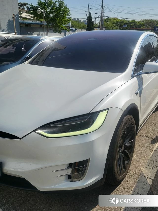 Tesla Model X 2019 Белый из Кореи