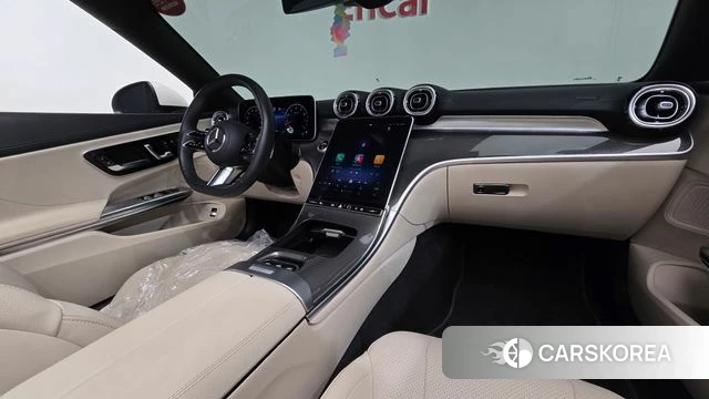 Mercedes-Benz CLE-Class C236 2024 Белый из Кореи