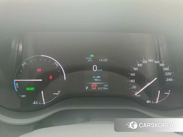 Toyota Saina 2022 Белый из Китая