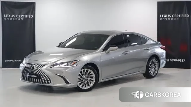 Lexus ES300h 7th generation 2025 Серебристо-серый из Кореи