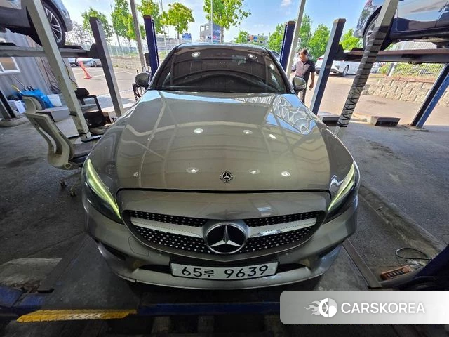 Mercedes-Benz C-Class W205 2019 Серебристо-серый из Кореи