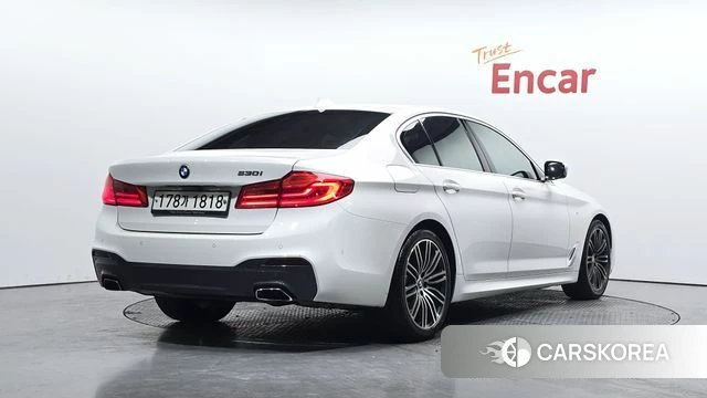 BMW 5 Series (G30) 2019 Белый из Кореи