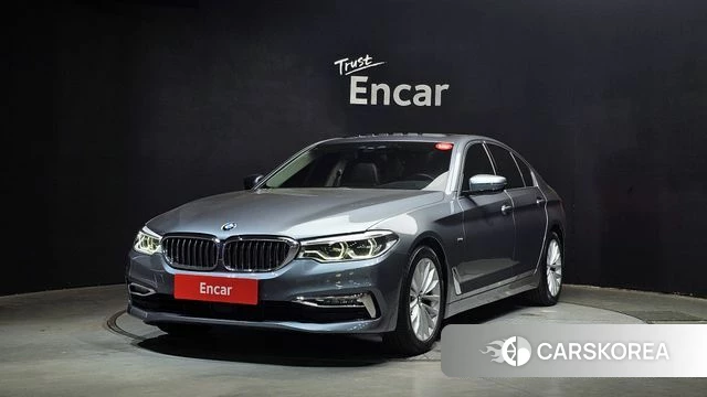 BMW 5 Series (G30) 2018 Серебристо-серый из Кореи