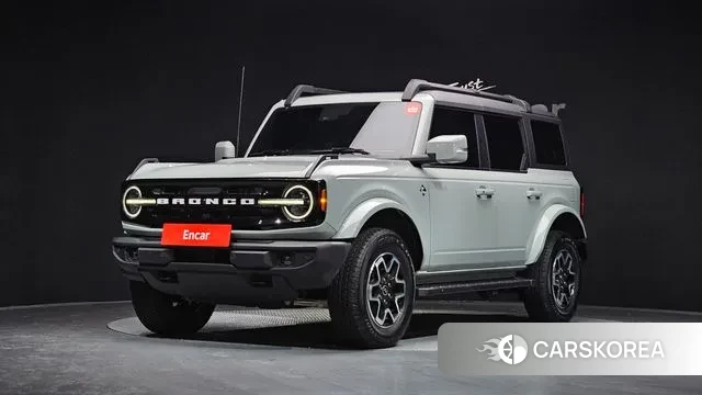 Ford Bronco 6th Generation 2023 Цвет галактики из Кореи