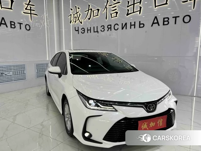 Toyota Corolla 2022 Белый из Китая