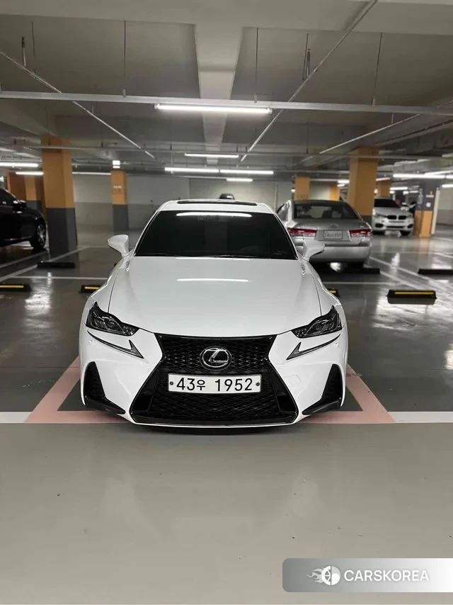 Lexus New IS300 2018 Белый из Кореи