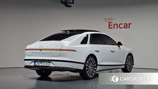 Hyundai Grandeur Hybrid (GN7) 2025 Белый из Кореи