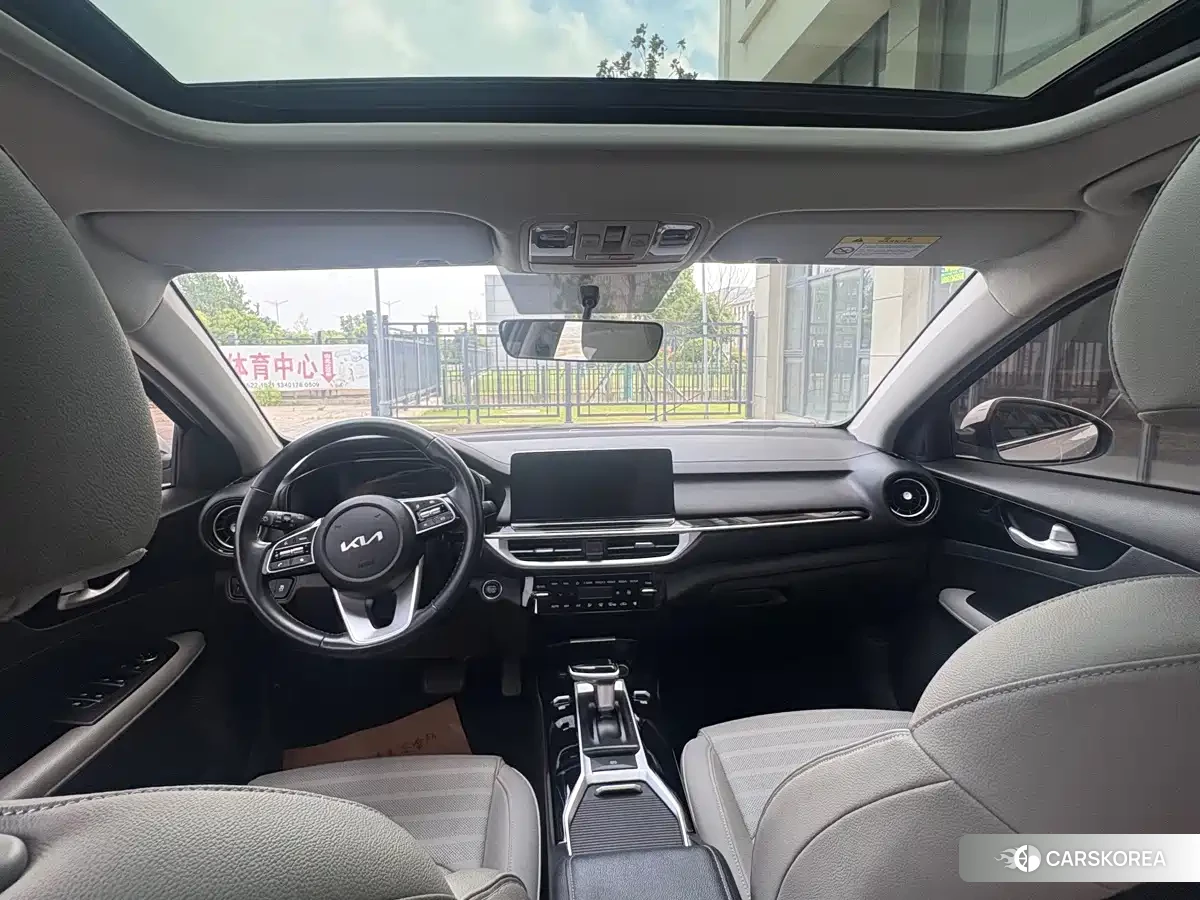 Kia K3 2023 Белый из Китая