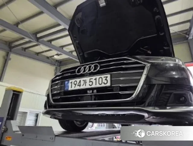 Audi A8 (D5) 2021 Серый из Кореи