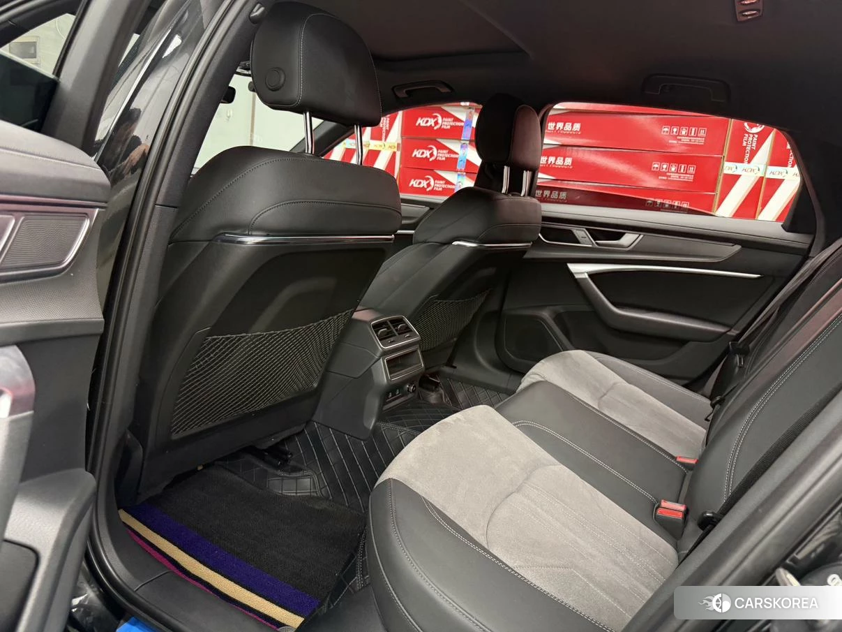 Audi A6L 2023 Черный из Китая