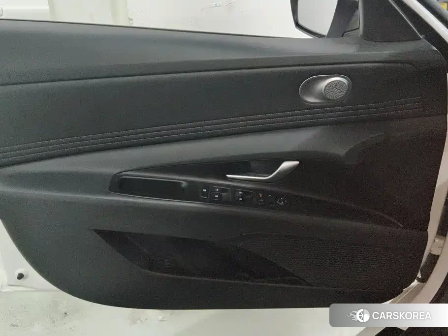 Hyundai Elantra 2024 Белый из Китая