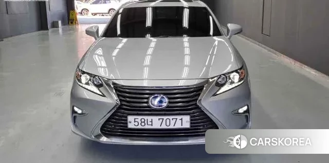 Lexus New ES300h 2018 Серебряный из Кореи