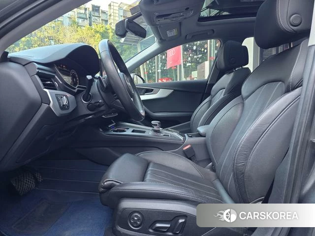 Audi A4L 2021 Темно-серый из Китая