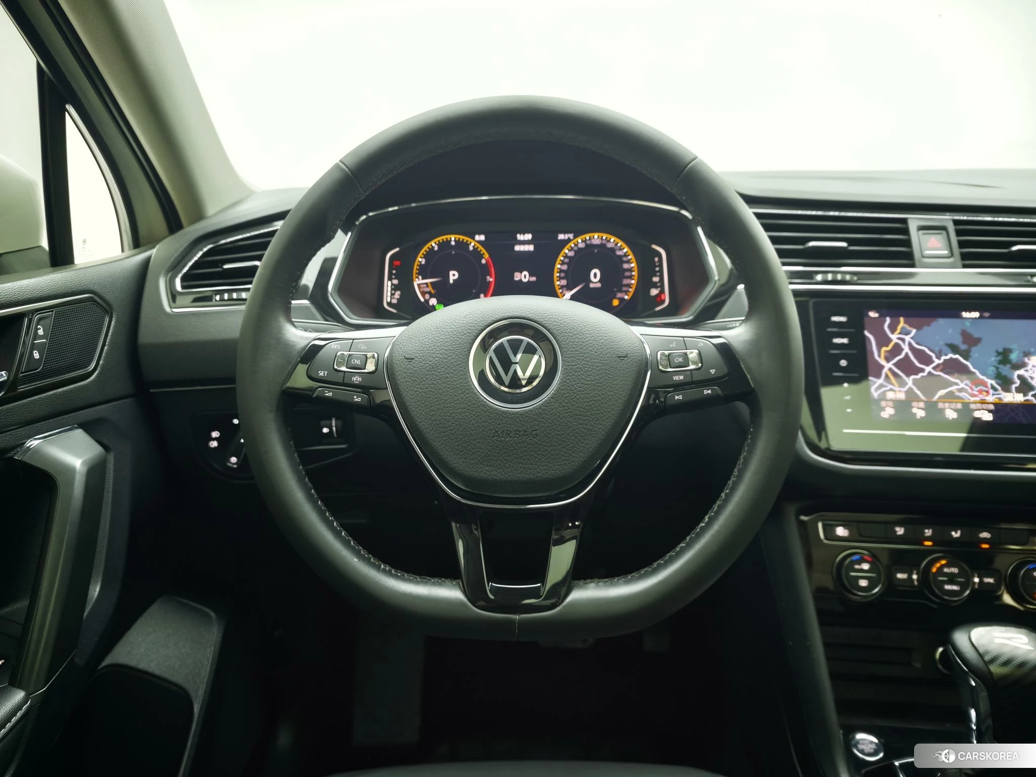Volkswagen Tiguan L 2020 Белый из Китая