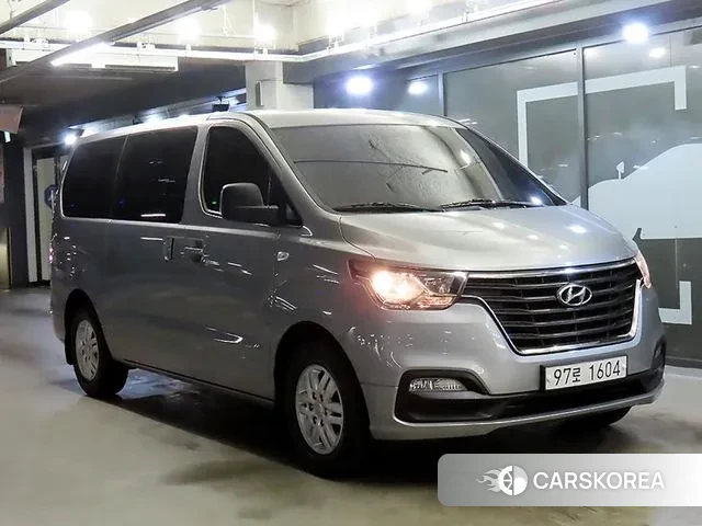 Hyundai The New Grand Starex 2019 Серебристо-серый из Кореи