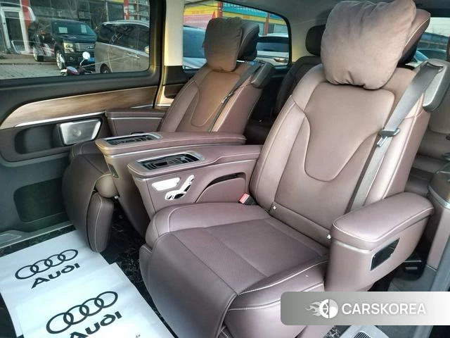 Mercedes-Benz V-class 2023 Черный из Китая