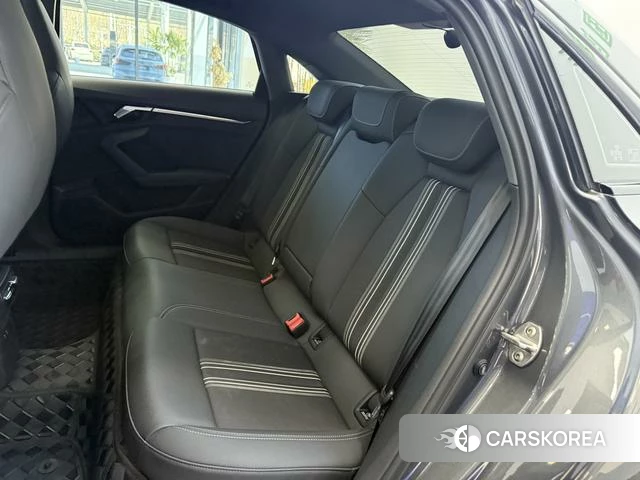 Audi A3 2023 Темно-серый из Китая