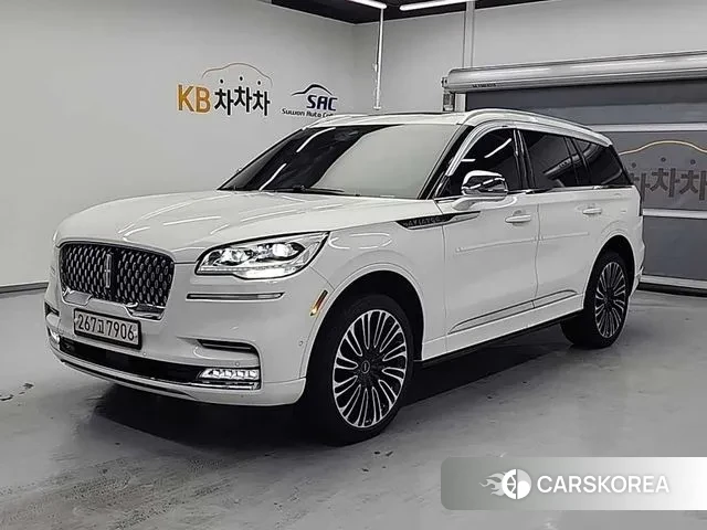 Lincoln Aviator 2nd generation 2022 Белый из Кореи