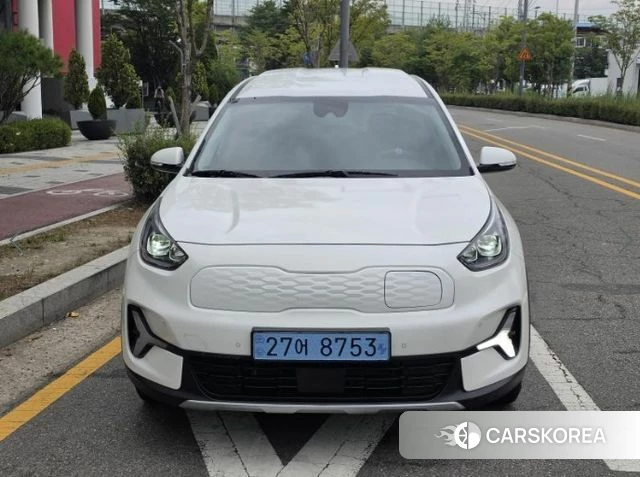 Kia Niro Plus 2022 Белый из Кореи