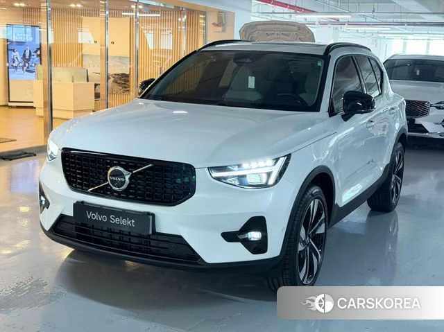 Volvo XC40 2026 Белый из Кореи