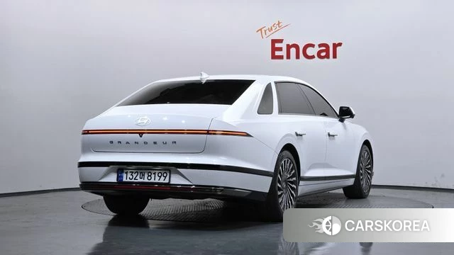 Hyundai Grandeur (GN7) 2023 Белый из Кореи