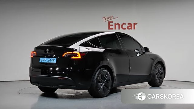 Tesla Model Y 2025 Черный из Кореи