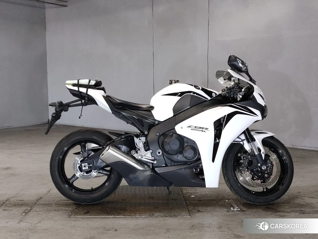 Проданный Honda CBR1000RR 2010 из Японии
