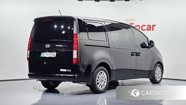 Hyundai Staria 2025 Черный из Кореи
