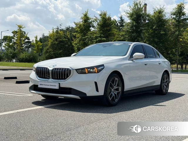 BMW 5 Series (G60) 2025 Белый из Кореи