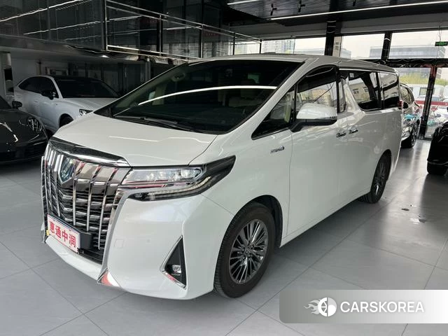Toyota Elfa 2021 Белый из Китая