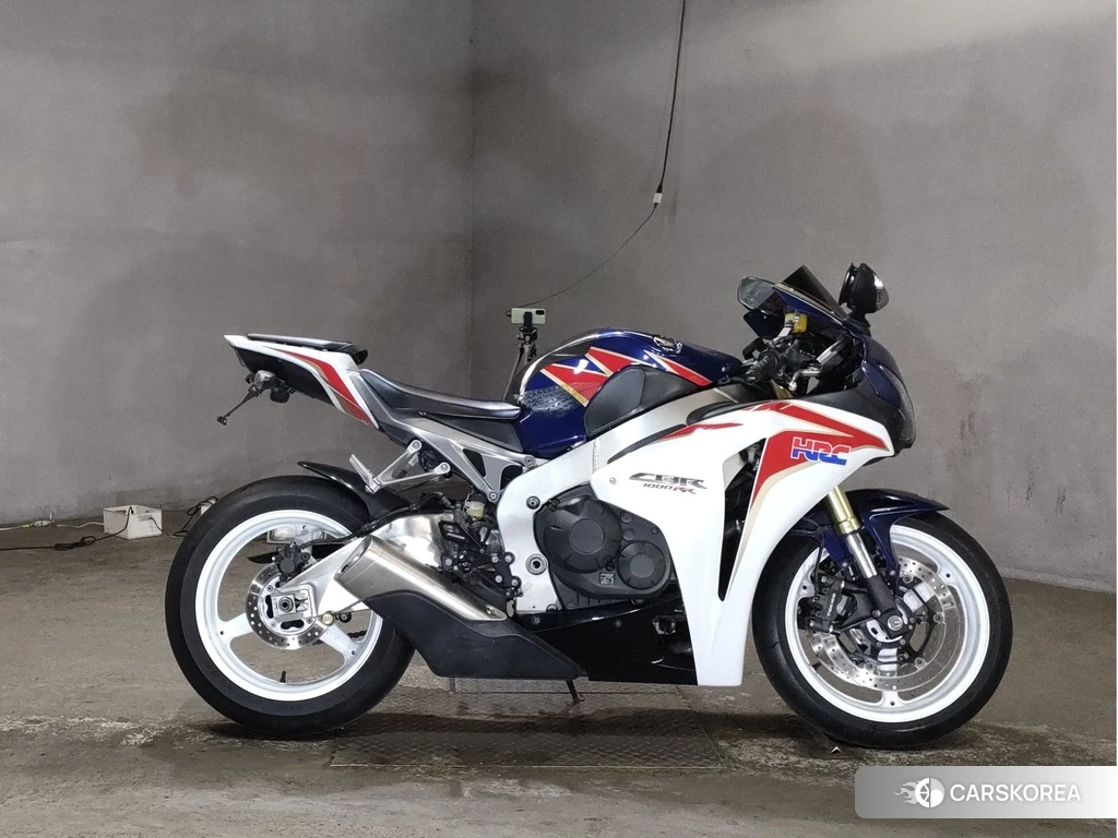 Проданный Honda CBR1000RR 2011 из Японии, фото 2