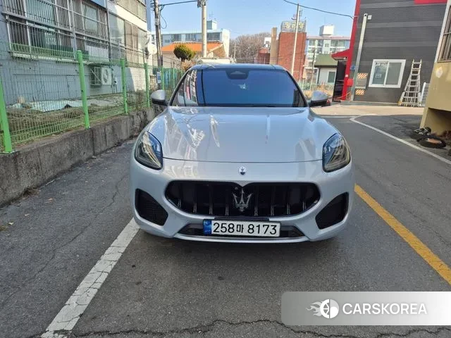 Maserati Grecale 2023 Жемчужный цвет из Кореи