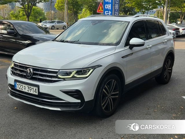 Volkswagen Tiguan second Generation 2022 Белый из Кореи