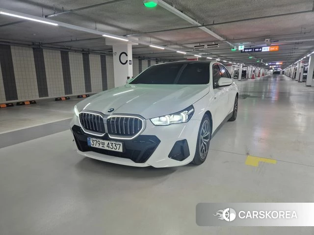 BMW 5 Series (G60) 2024 Белый из Кореи