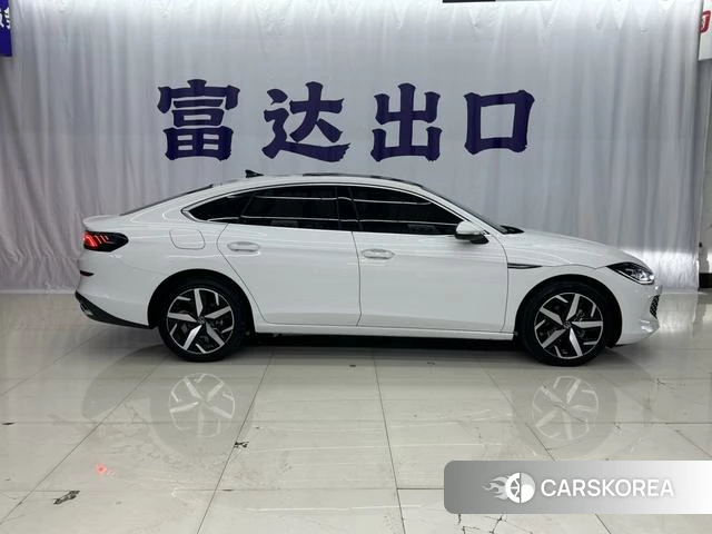 Volkswagen Lingdu 2022 Белый из Китая