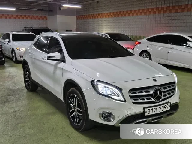 Mercedes-Benz GLA-Class X156 2018 Белый из Кореи