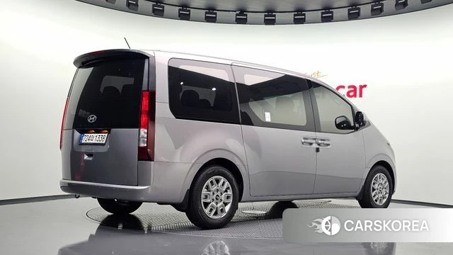 Hyundai Staria 2025 Серебряный из Кореи
