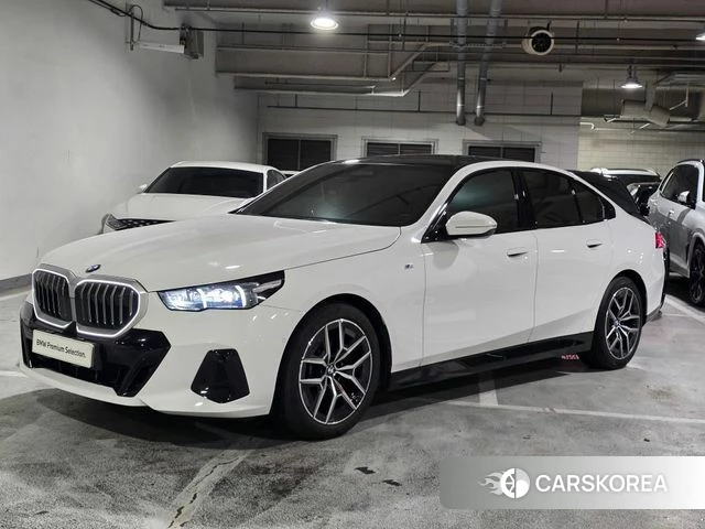 BMW 5 Series (G60) 2023 Белый из Кореи