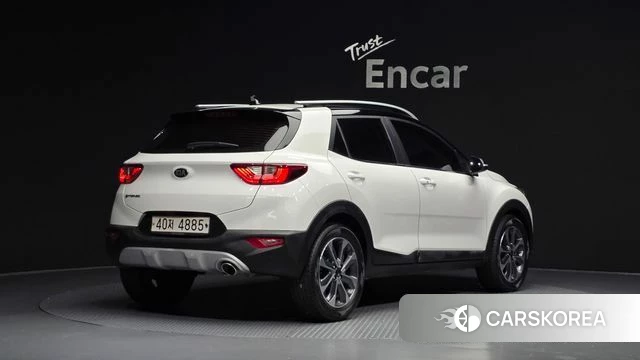 Kia Stonic 2018 Белый из Кореи