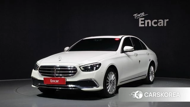 Mercedes-Benz E-Class W213 2023 Белый из Кореи