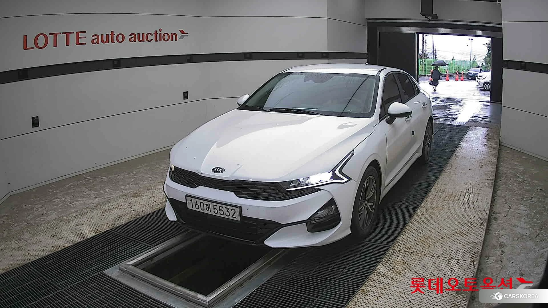 Kia K5 2021 Snow White Pearl (optional) из Кореи