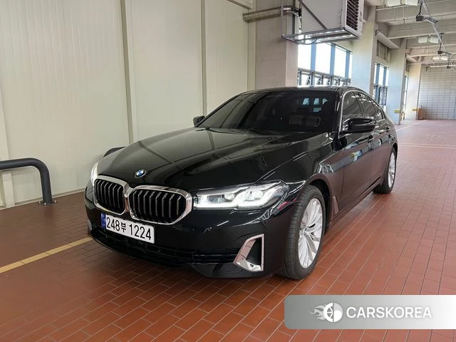 BMW 5 Series (G30) 2023 Черный из Кореи