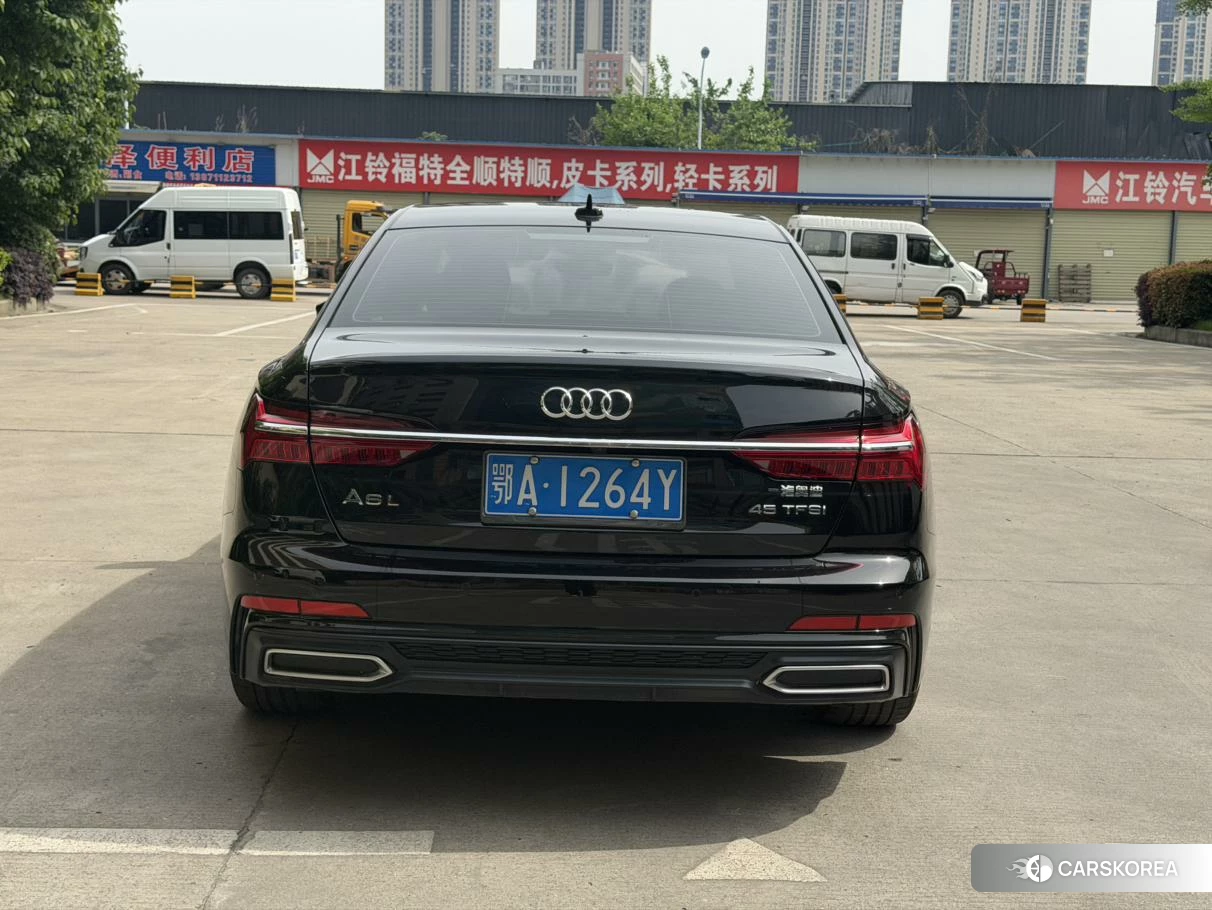 Audi A6L 2020 Черный из Китая